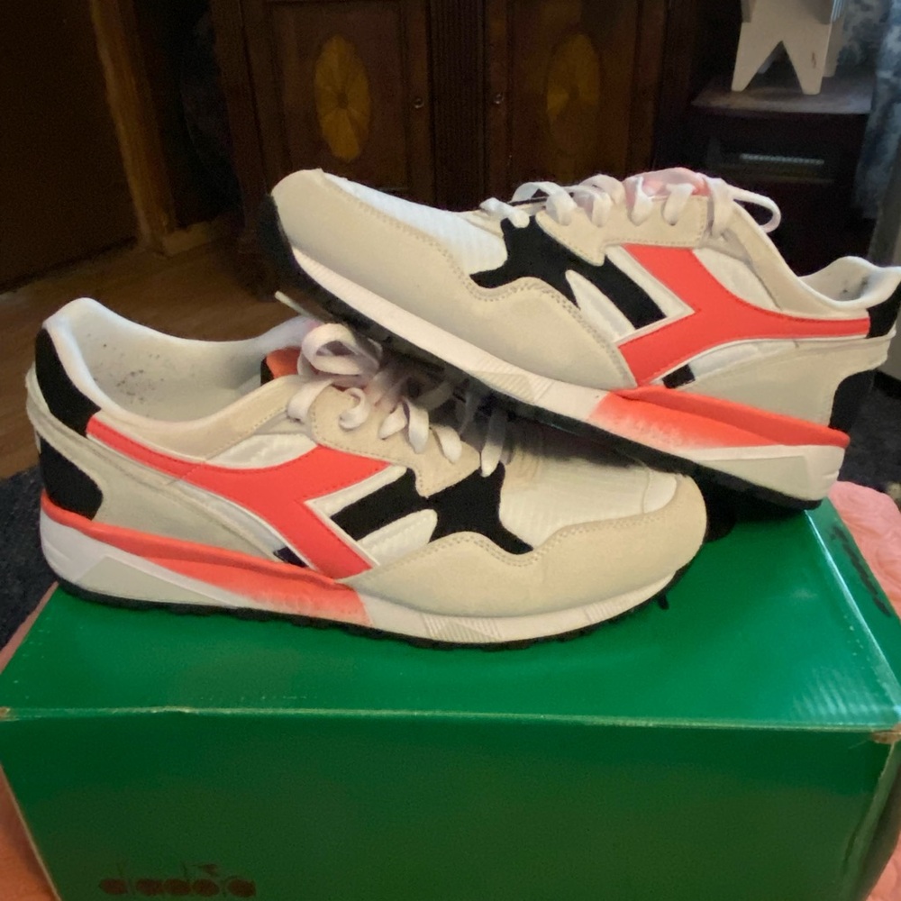 Diadora MENS White and Pink Sneakers